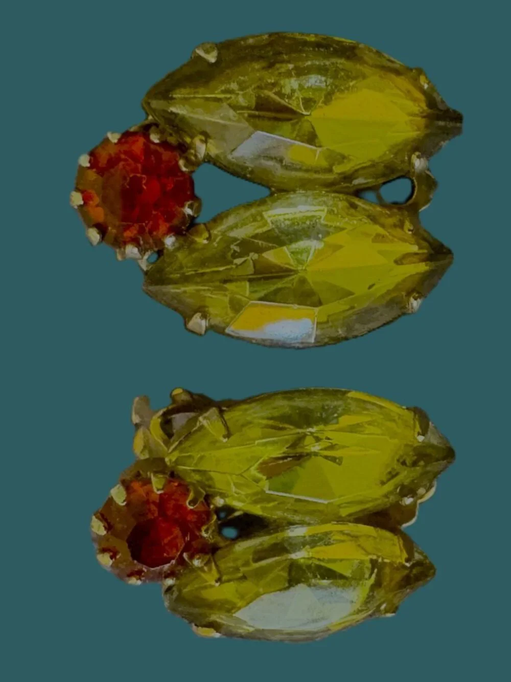 Vintage Rhinestone Light-Green Saphire-Crystals with Red Garnet Clip-on Earrings
